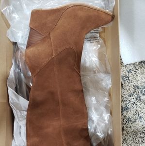 Jessica Simpson tobacco suede heel 6m